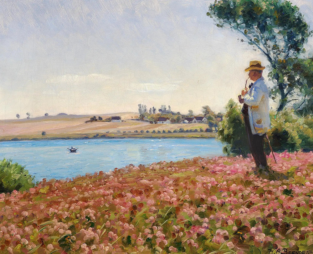 Un homme en blouse blanche profite de la vue sur une crique. - H. A. Brendekilde - Alpha Reproduction